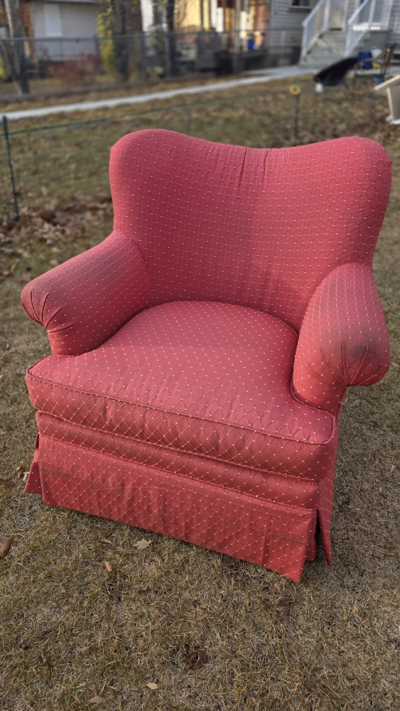 Pink swinging Armchair