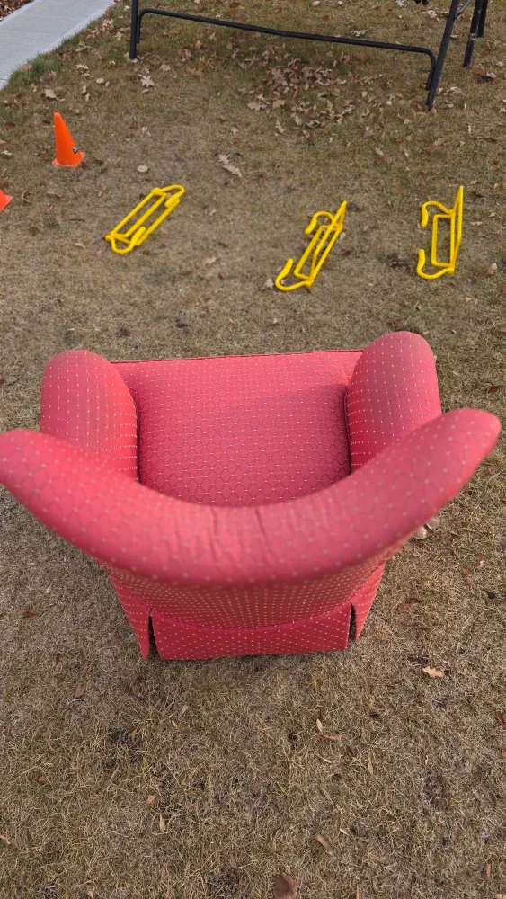 Pink swinging Armchair image indicator(2)