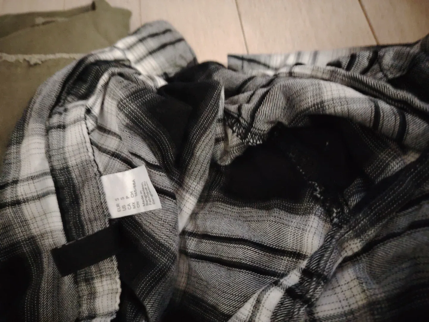 Assorted Flannel Shirts - Forever 21, Flagship, H&M - XS/XXL image indicator(3)