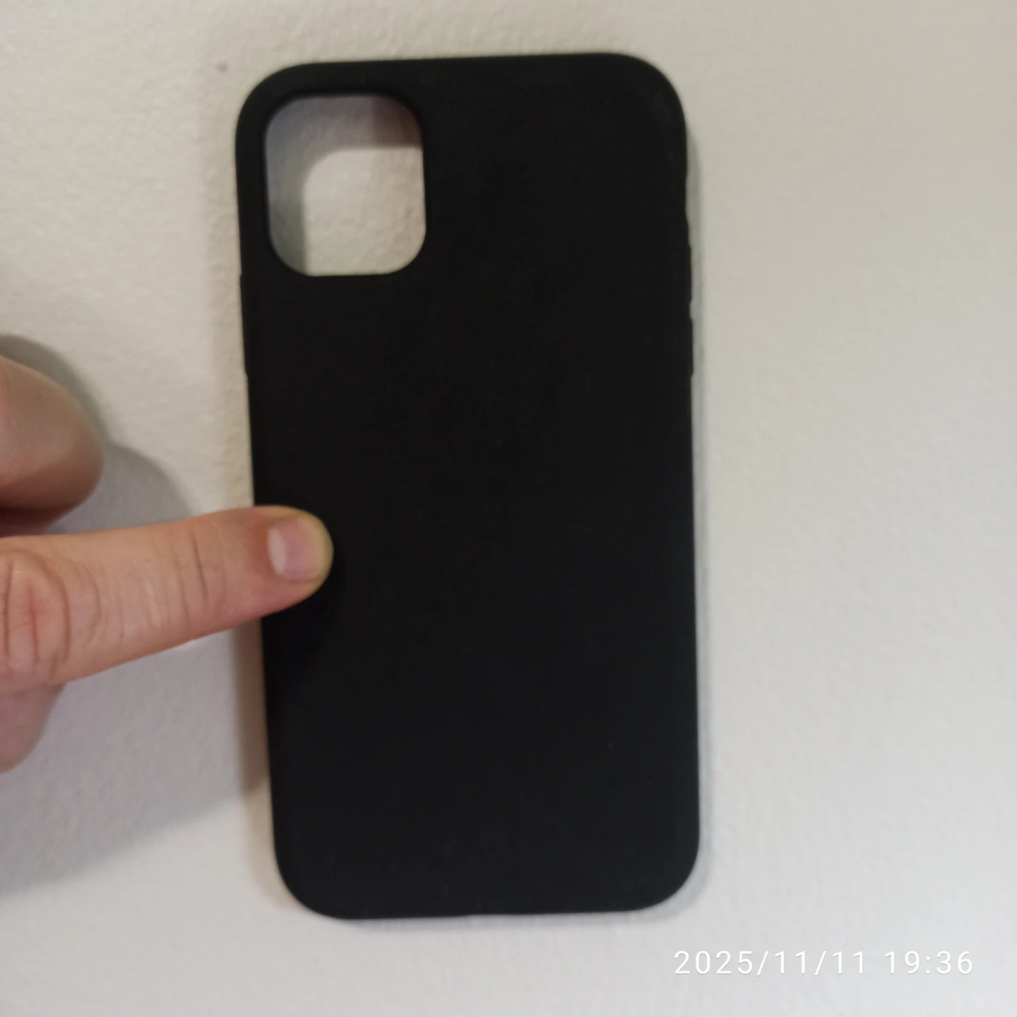 Black iphone case - photo 2