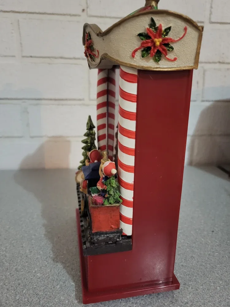 Christmas Decor Lot - 8 items image indicator(5)