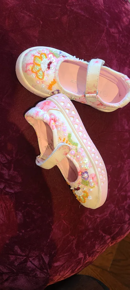 Laura Ashley Toddler Shoes - Size 9 image indicator(3)