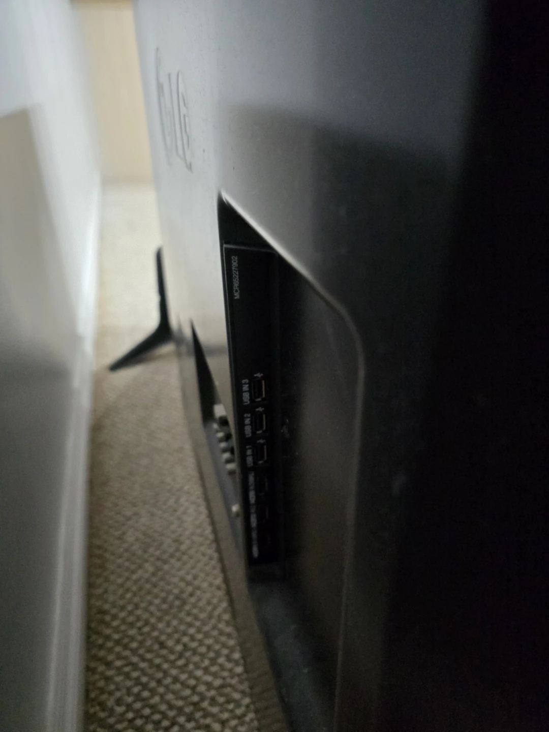 LG TV 65 inch - photo 4