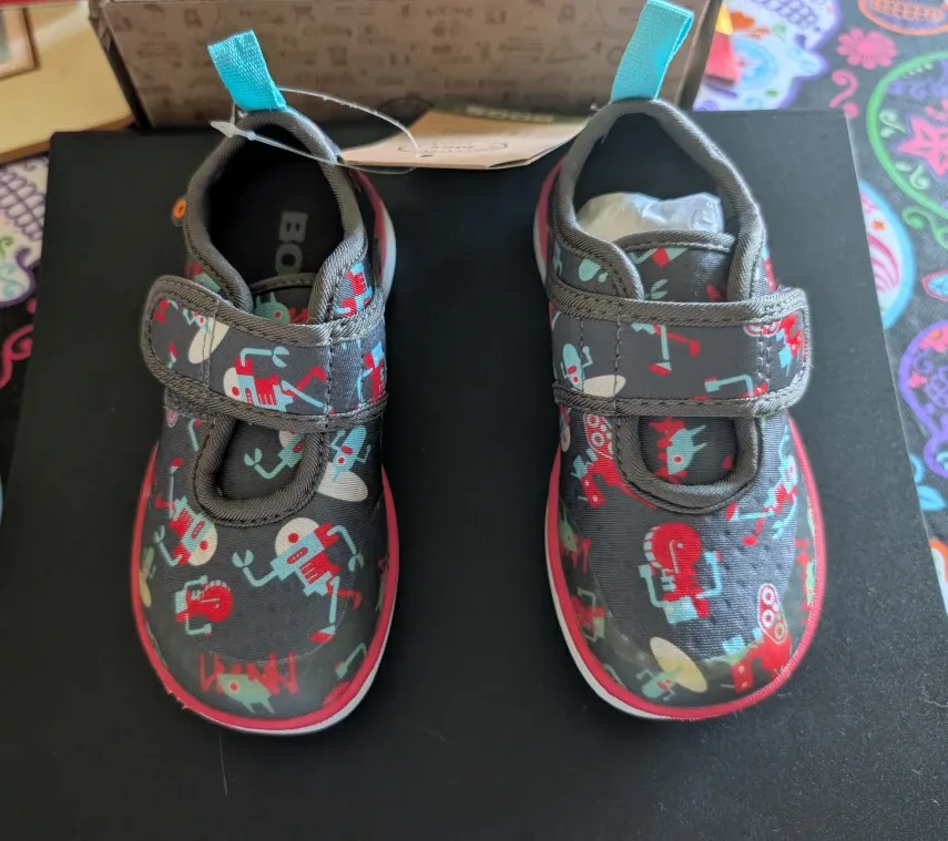 New Bogs Kickr Strap Robot Shoes - Size 9 image indicator(3)