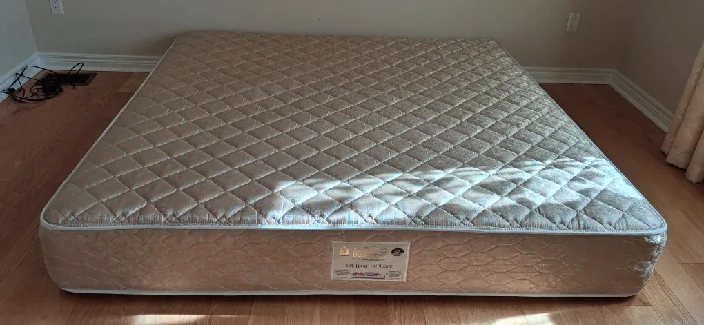Beautyrest Mattress Split KingSize Set + Used Mattress image indicator(4)