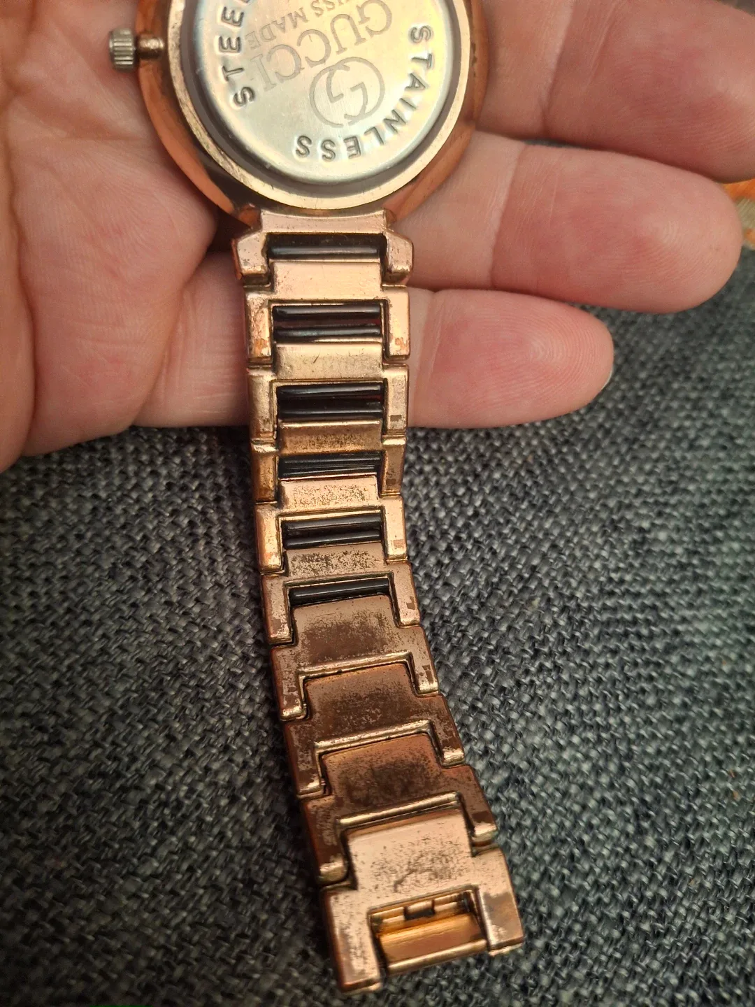 Gucci Quartz Ladies Watch - Rose Gold & Black image indicator(5)