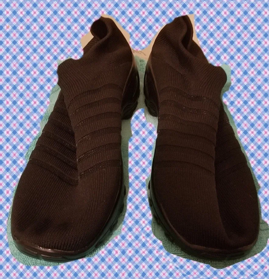 NWOT Women's Breathable Knit Chunky Shoes image indicator(3)