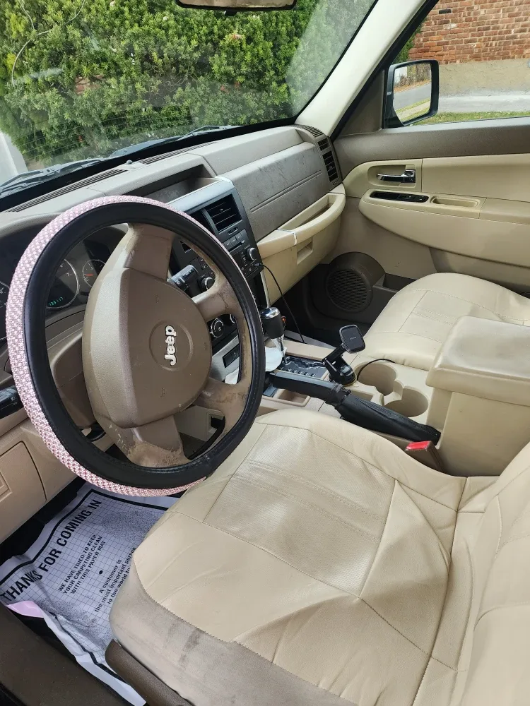 Jeep Liberty SUV - Great Condition! image indicator(5)