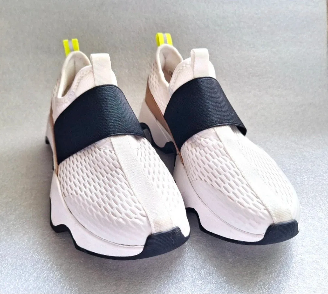 Sorel Kinetic Impact Strap Women's Size 7 Slip On Sneakers image indicator(2)