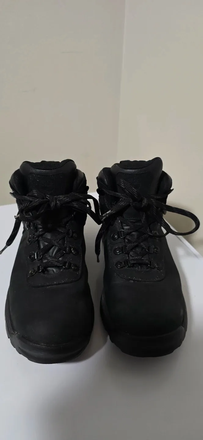 Timberland Black Leather Boots image indicator(2)