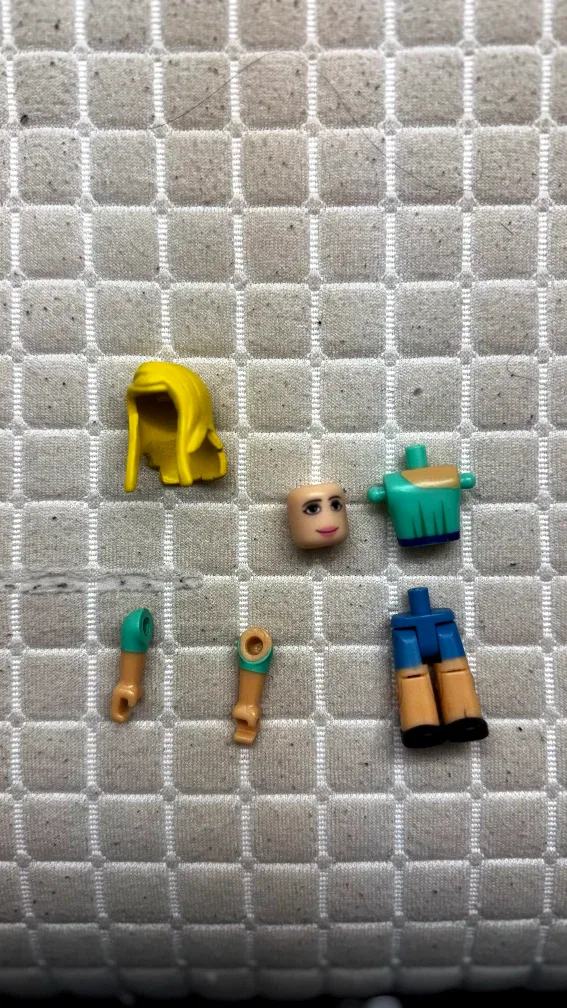 (default) Roblox Avatar Toy image indicator(3)