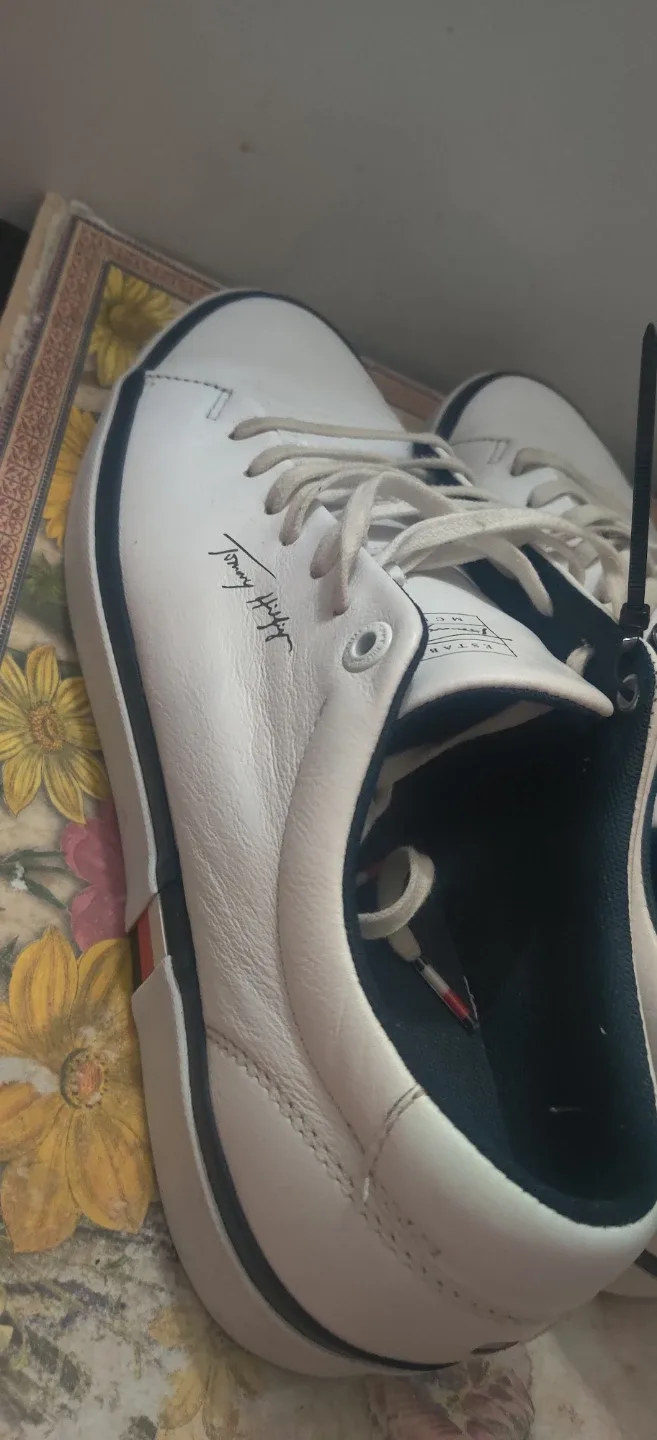 Tommy Hilfiger White Sneakers image indicator(9)