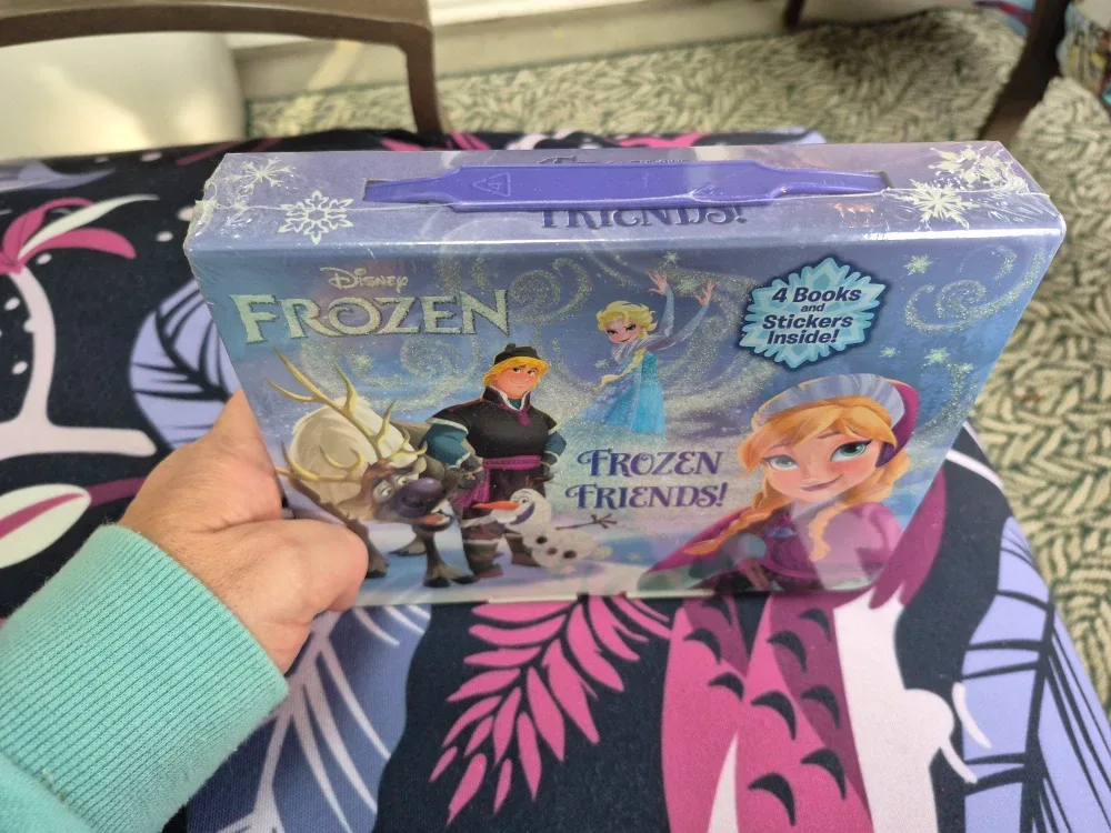 Disney Frozen Friends! 4 Books & Stickers image indicator(4)