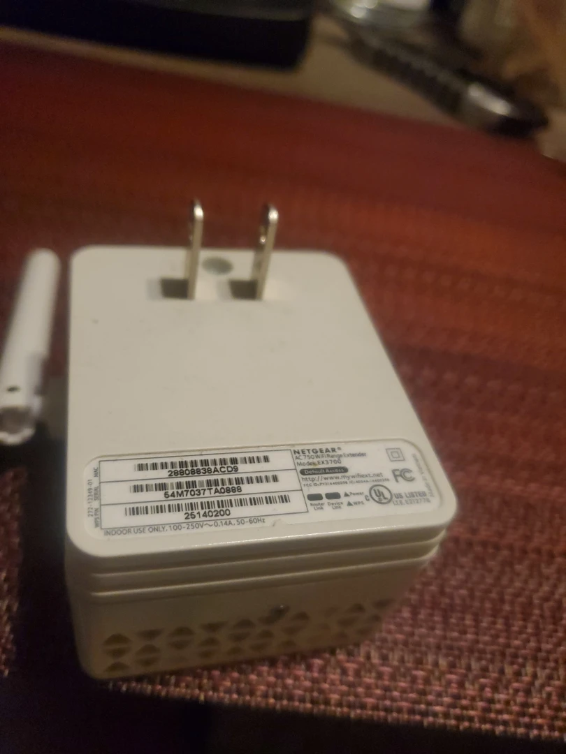 NETGEAR AC1200 WiFi Range Extender - photo 4