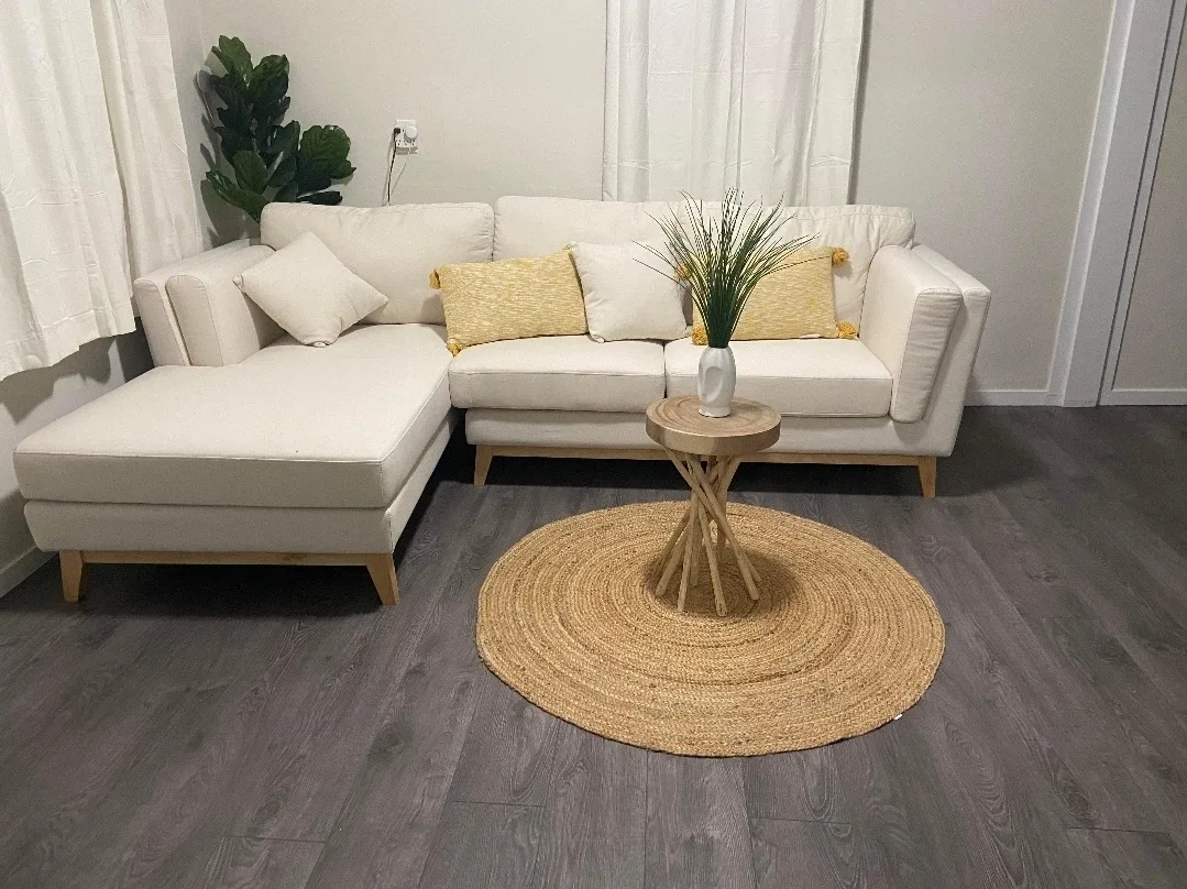 White Sectional Sofa with Chaise Lounge