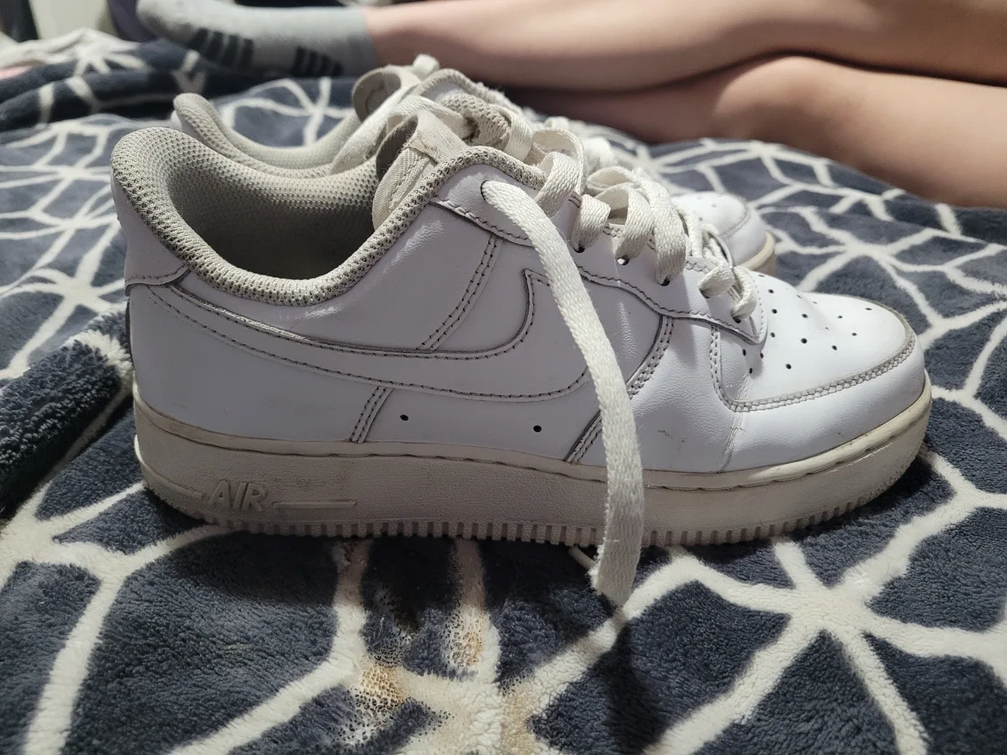 Nike Air Force 1 White Sneakers image indicator(3)