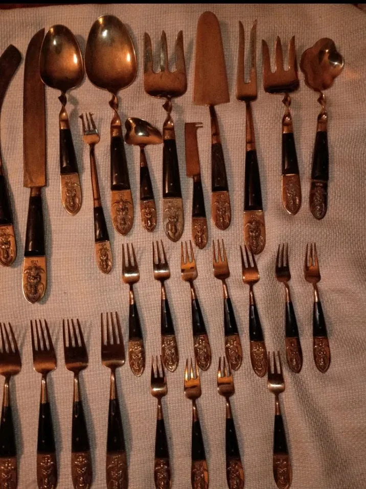 mid century SIAM brass & wooden 132 PC. flatware set image indicator(6)
