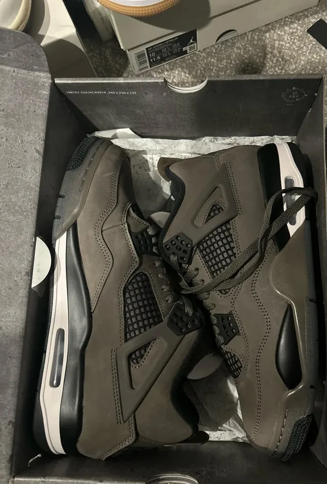 BNIB Air Jordan 4 Retro Basketball Shoes – Brand New – $249 image indicator(3)