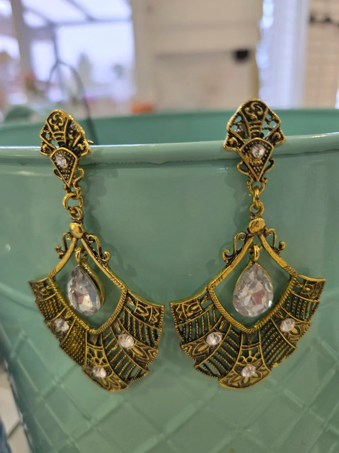 Vintage Style Gold Tone Drop Earrings image indicator(2)