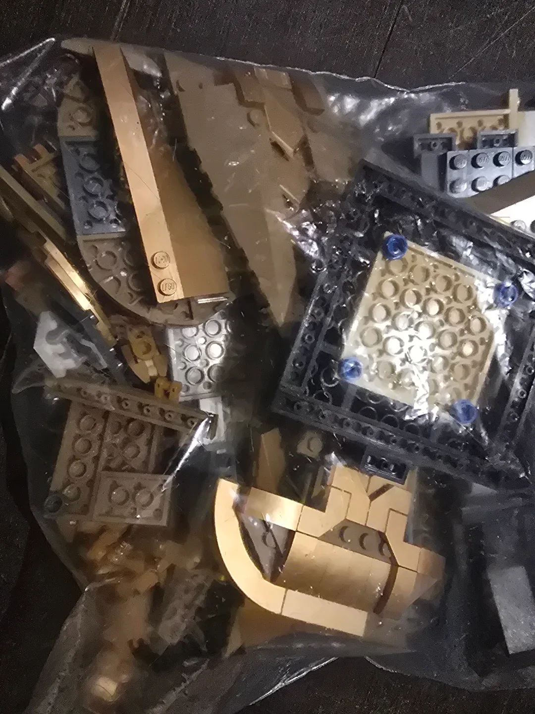 Lego Infinity Gauntlet (Loose) image indicator(3)