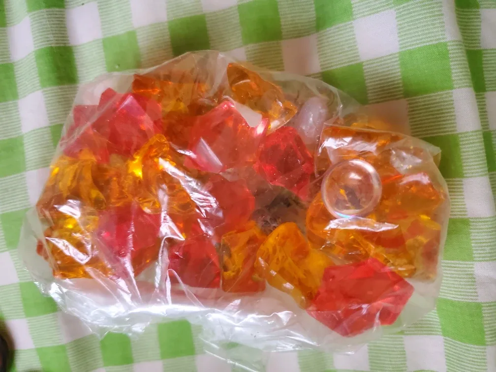 ORANGE PLASTIC VASE FILLER