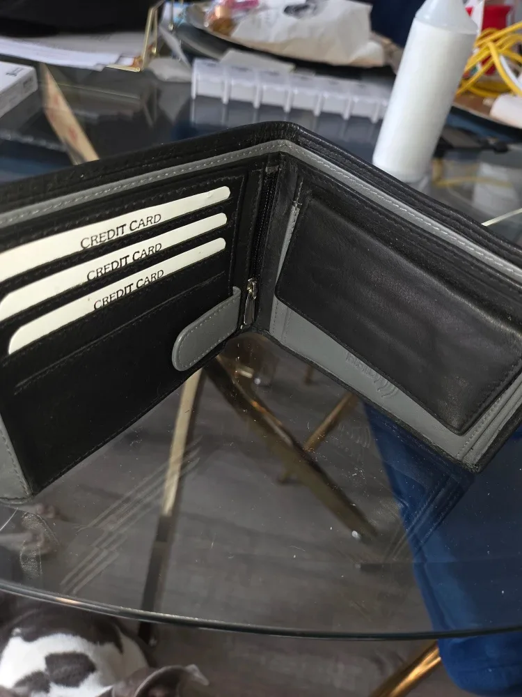 Black Leather RFID Wallet image indicator(3)