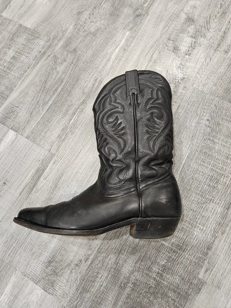 Men's Black Leather Cowboy Boots, Size 9.5 image indicator(2)