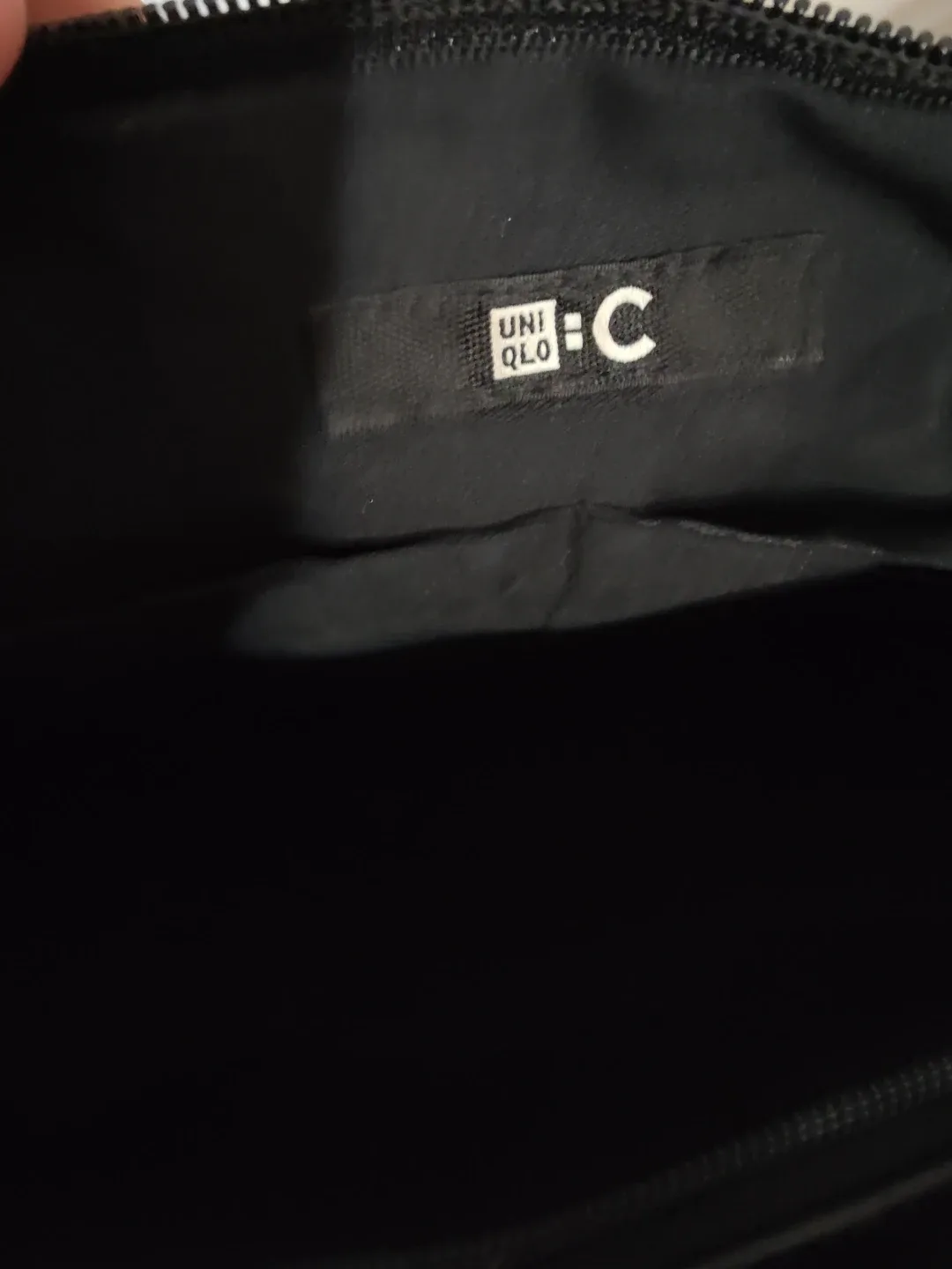 Uniqlo :C Half Moon Shoulder Bag - Black and Cream image indicator(4)