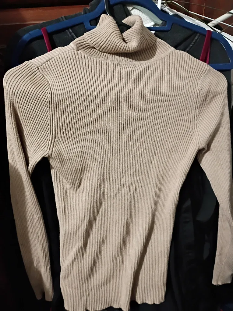 🥦 Medium Beige Turtleneck