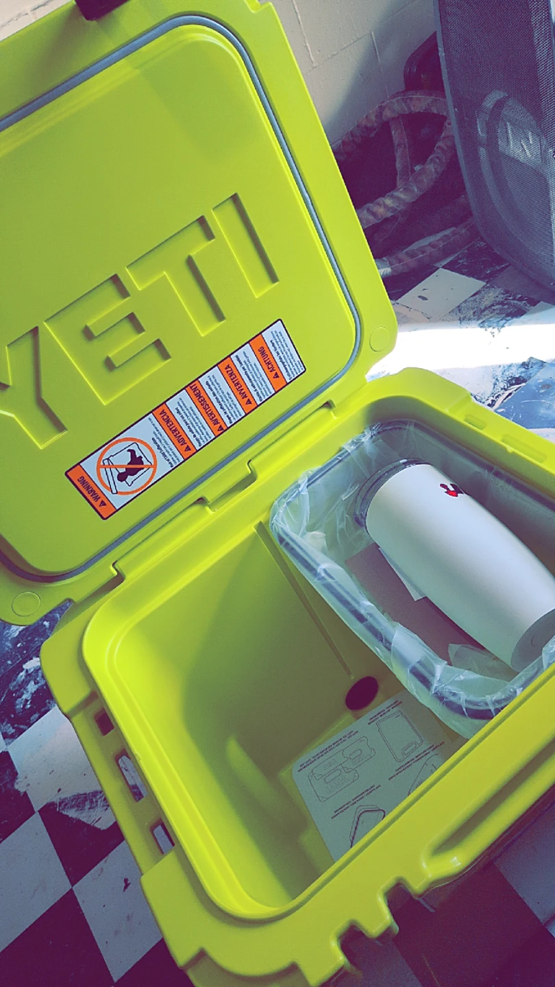 Yeti Roadie 48 Wheeled Cooler - Firefly Yellow