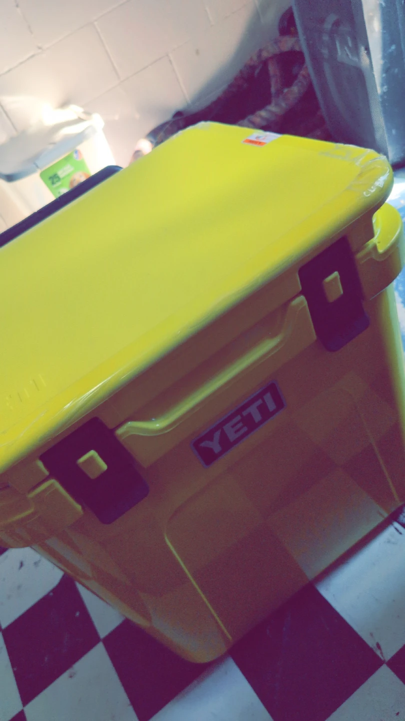 Yeti Roadie 48 Wheeled Cooler - Firefly Yellow - photo 2