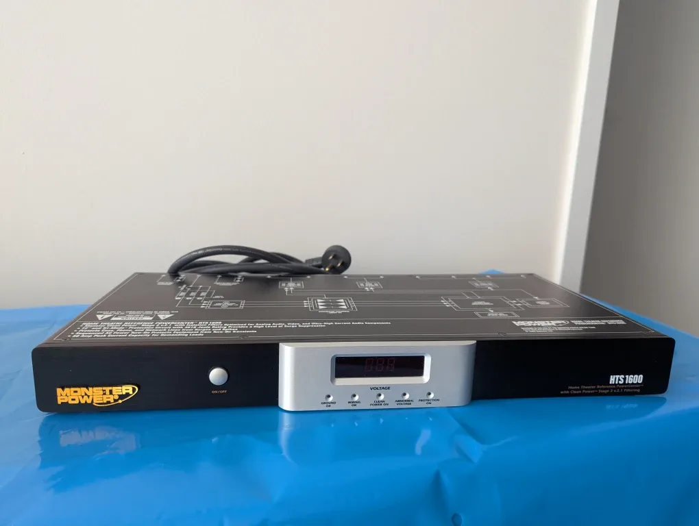 Monster Power HTS 1600 Home Theatre Reference PowerCenter