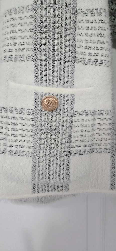 Super Soft Laura Plus Boucle Button Cardigan - photo 3