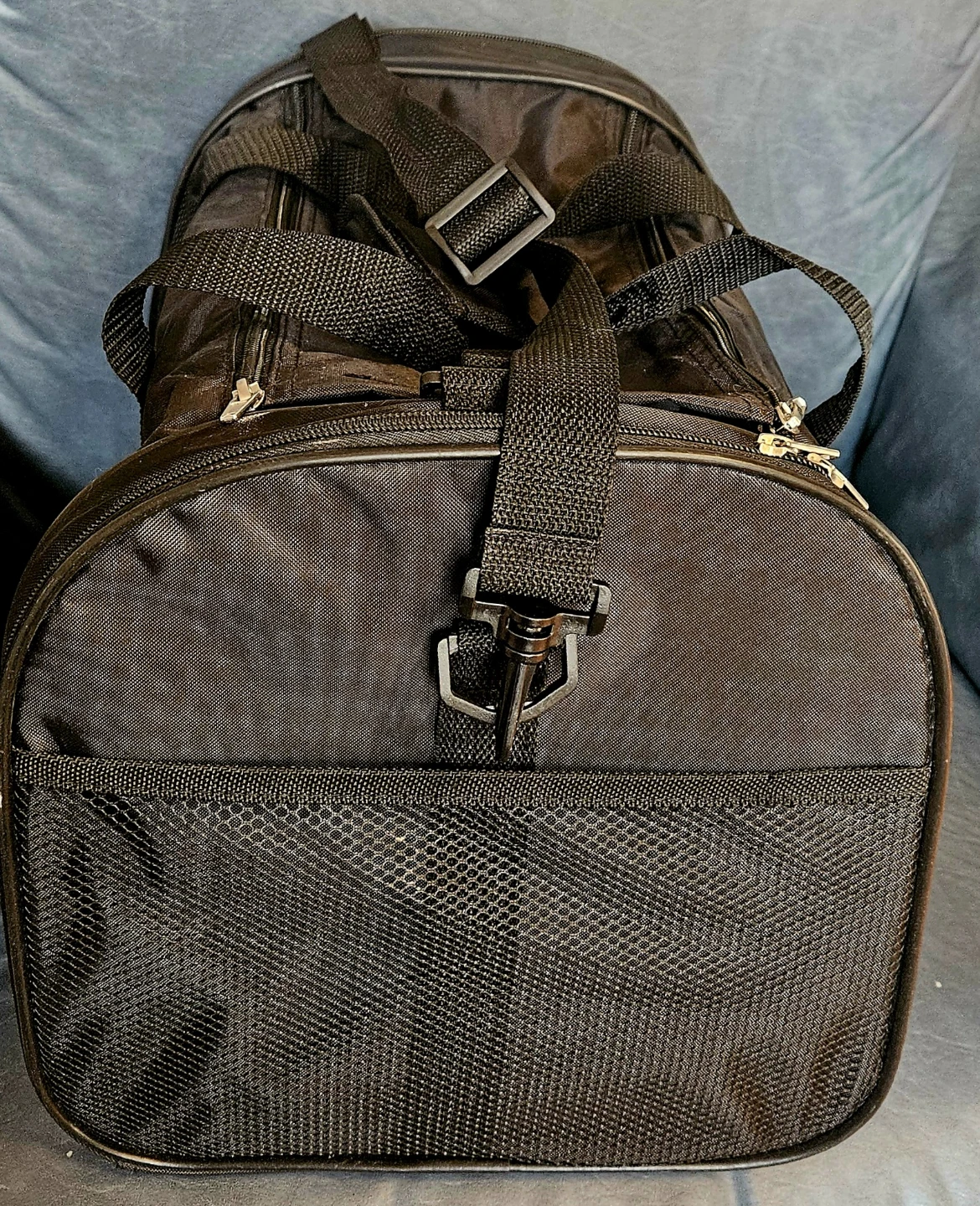 Black Pet Carrier - Like New! ✨️🥕 - photo 2