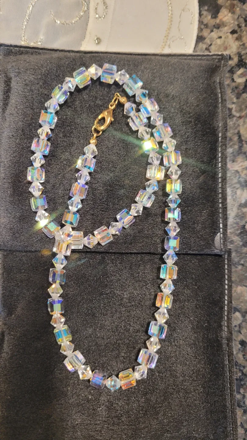 Swarovski crystal necklace image indicator(6)