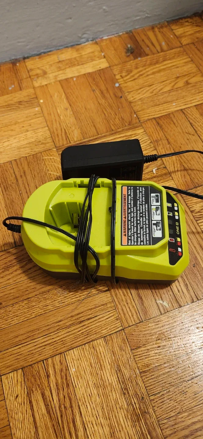 Ryobi ONE+ Battery Charger image indicator(2)