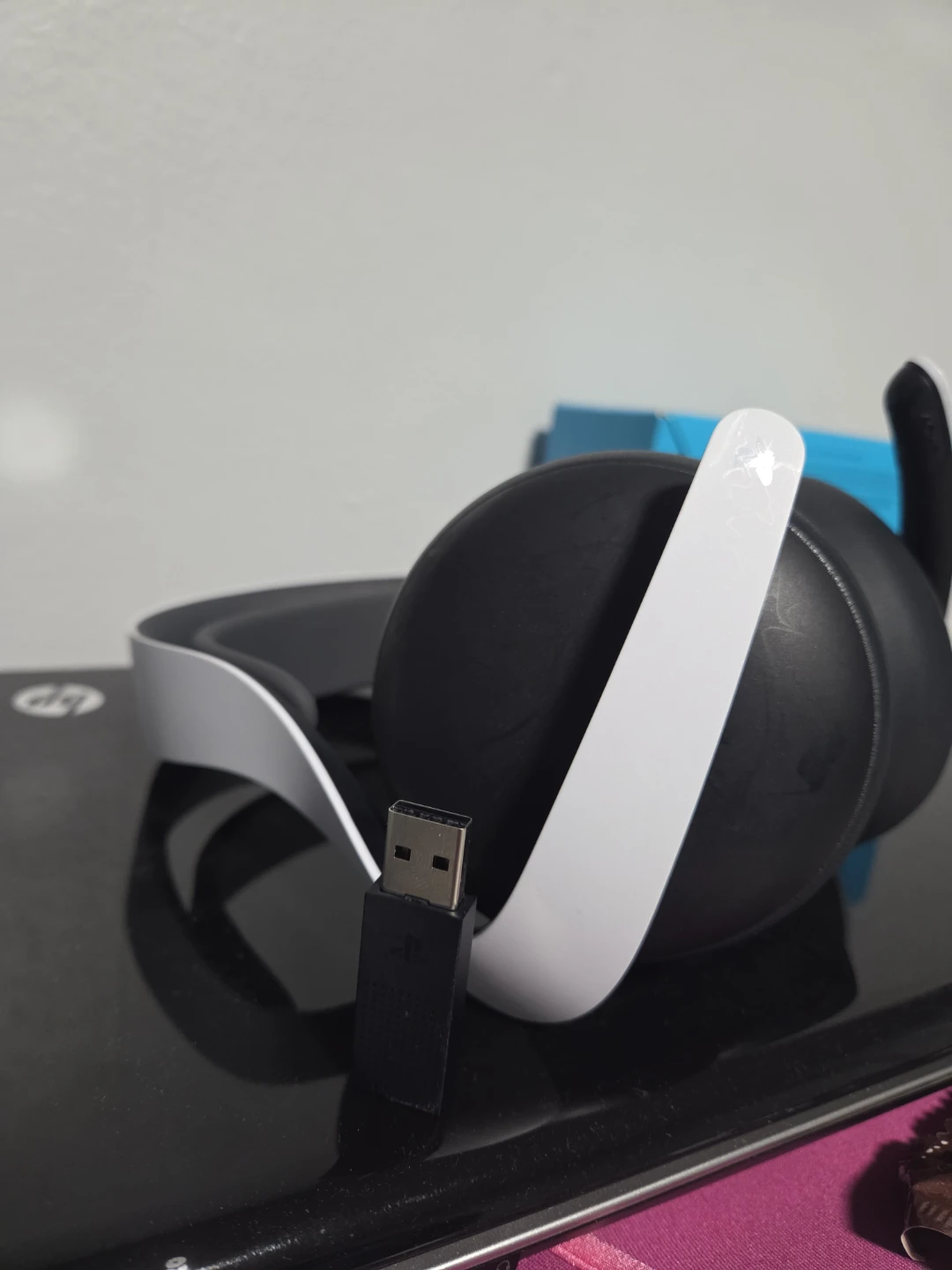 PlayStation PULSE elite Wireless Headset - Black/White