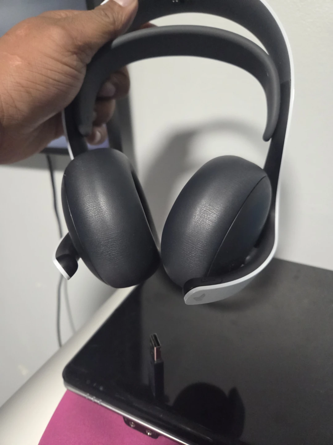 PlayStation PULSE elite Wireless Headset - Black/White - photo 3