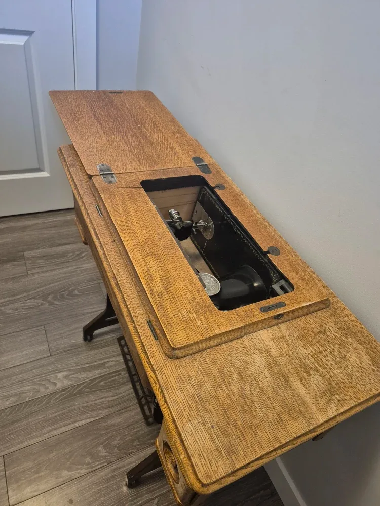 Antique 'Comrie' Treadle Sewing Machine image indicator(3)