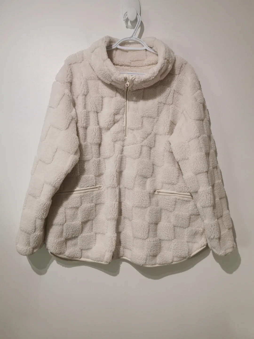 Daydream by Berkshire Home Fleece Pullover - Size L image indicator(3)