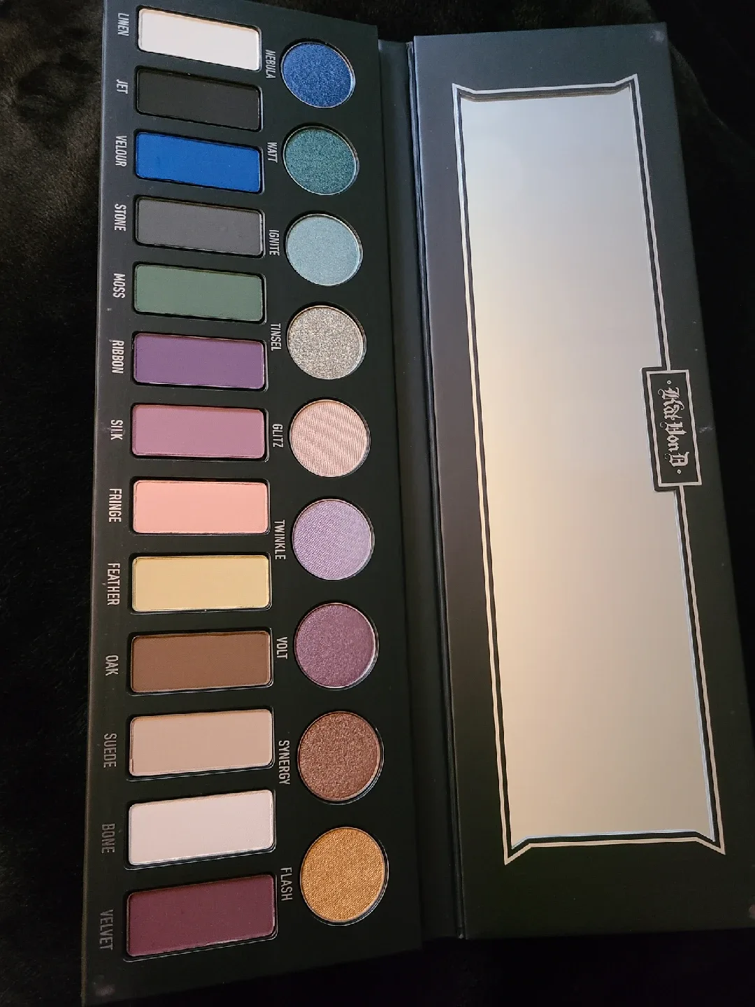 Kat Von D MetalMatte Eyeshadow Palette image indicator(2)