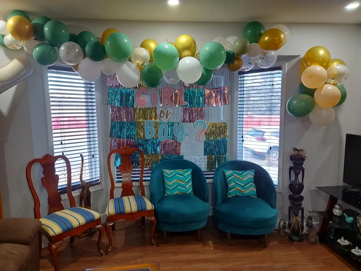 Balloon garland and bunch