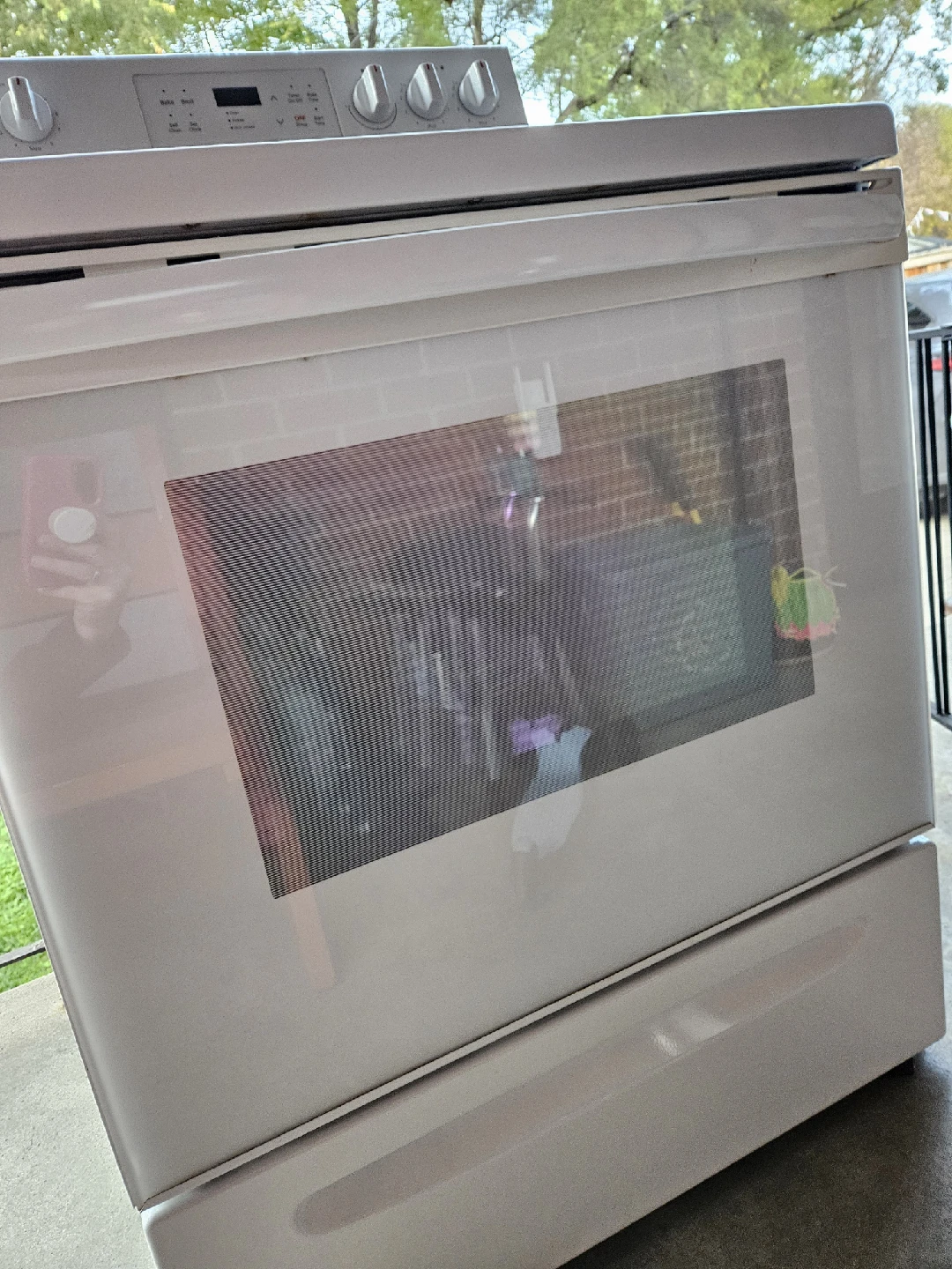 Frigidaire Electric Range - White - photo 2