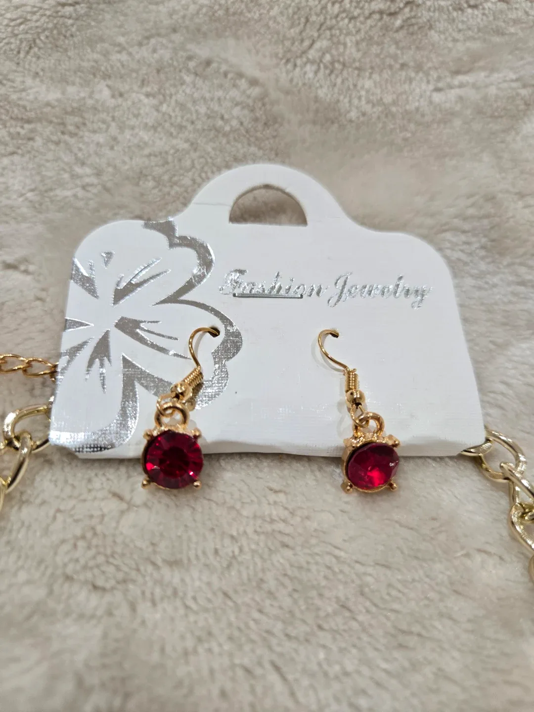 Red & Gold Fashion Jewelry Necklace & Earrings Set image indicator(3)