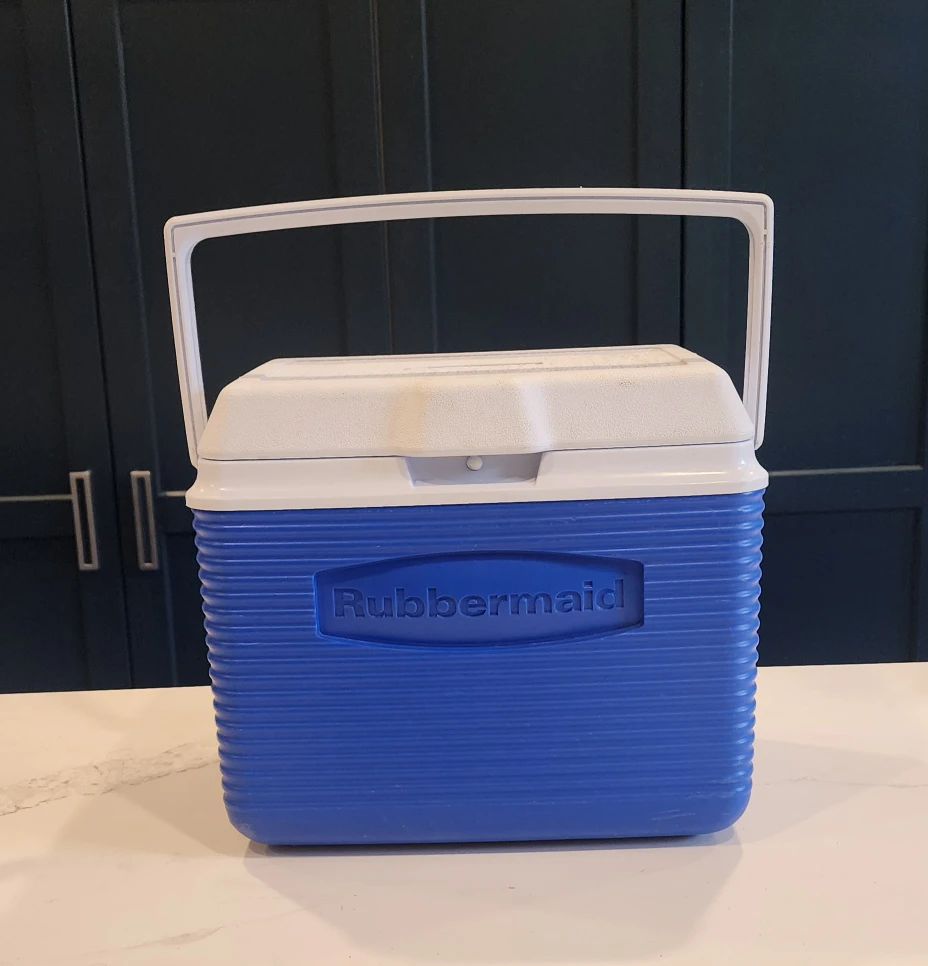 Rubbermaid Blue Cooler