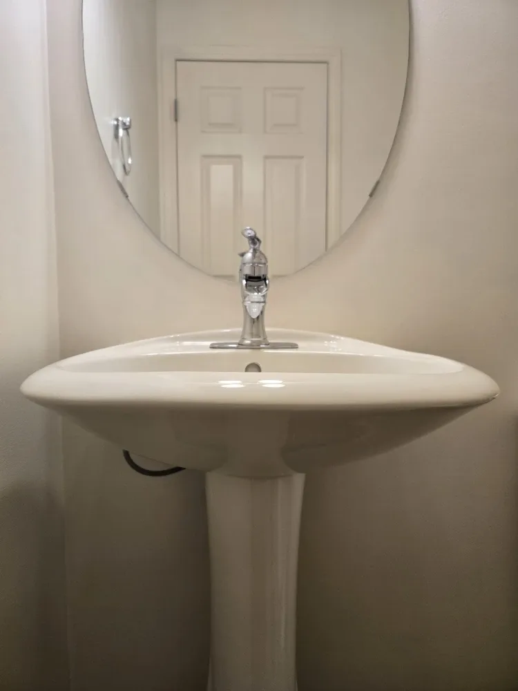 Pedestal Sink - White image indicator(2)