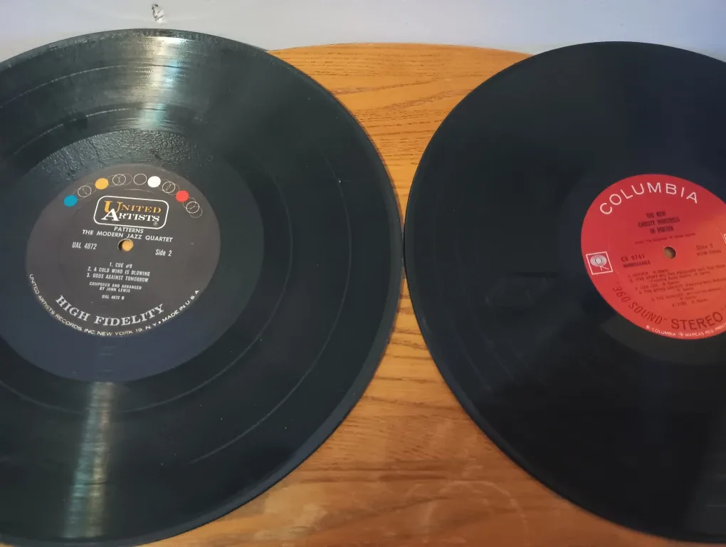 Mixed Lot of 12" Vinyl Records image indicator(7)