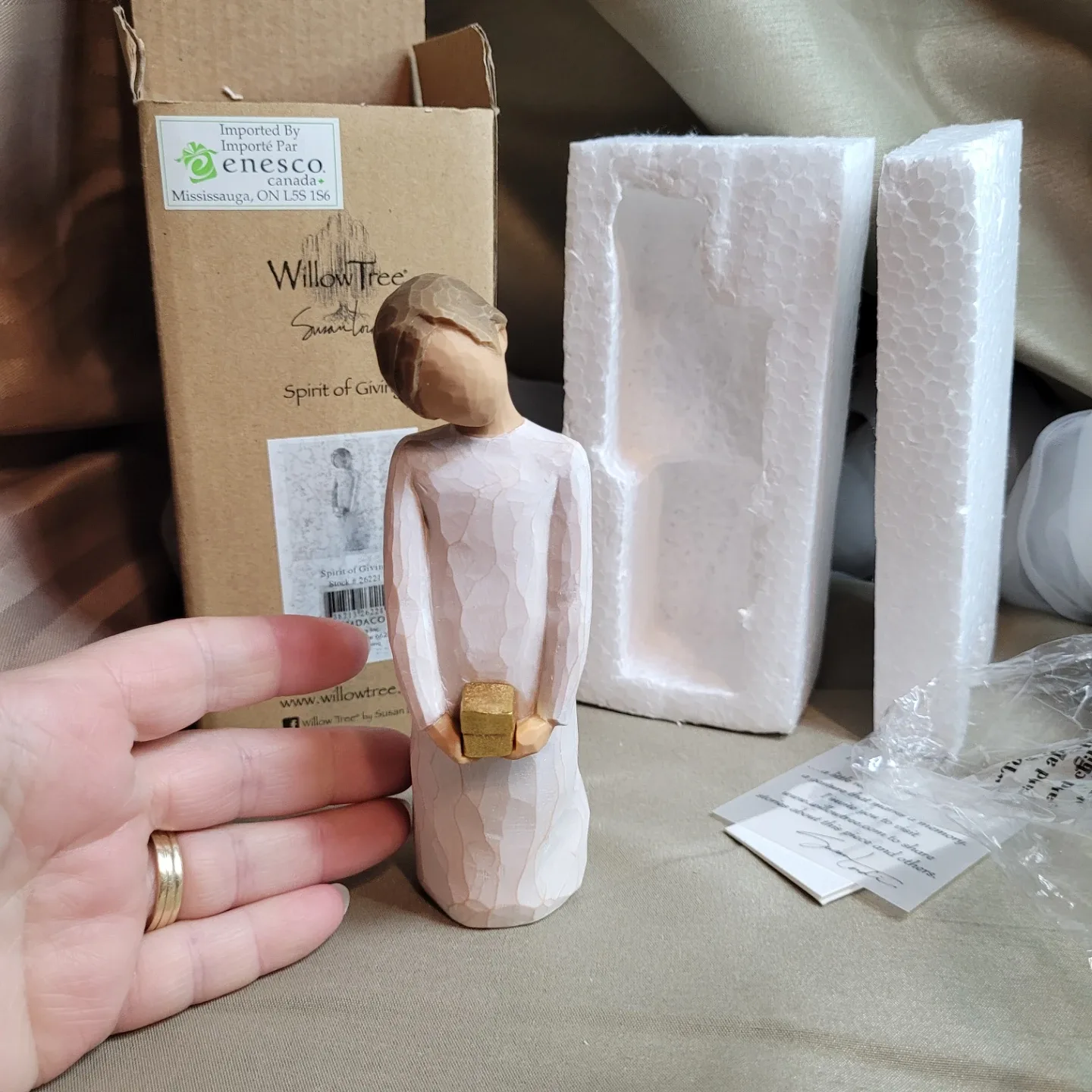 5 1/2" Willow Tree “Spirit of Giving“ Figurine Demdaco 2008 image indicator(3)