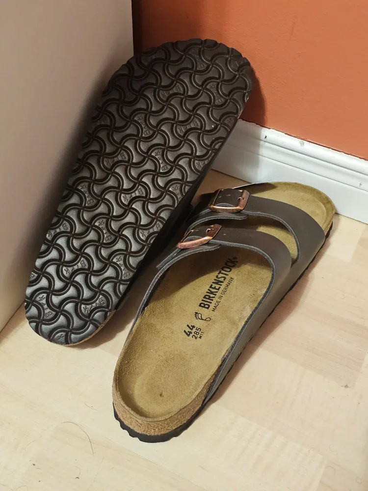 New** Birkenstock Arizona Sandals, Size 44 image indicator(3)