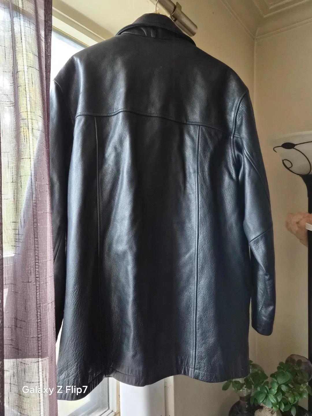 Danier Canada Leather Jacket - Size M/M image indicator(2)